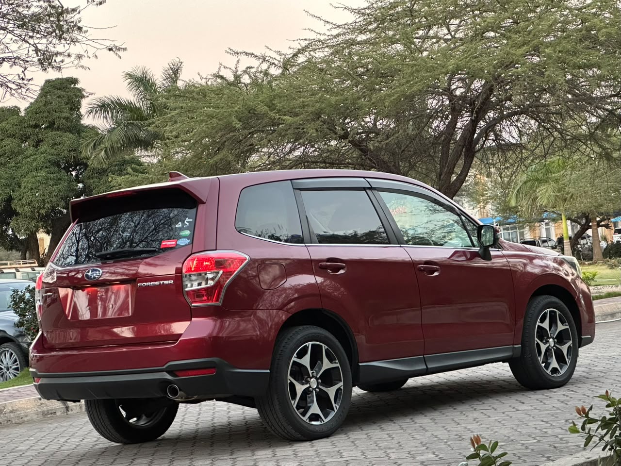 SUBARU FORESTER thumbnail 3